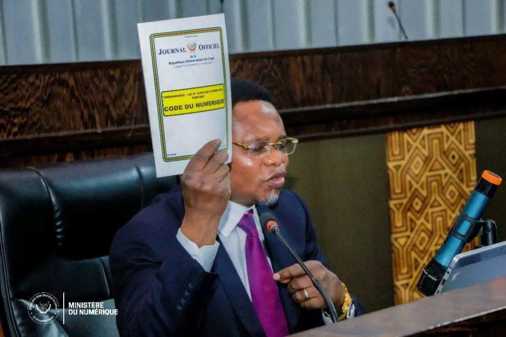 pepele_news's tweet photo. IL ÉTAIT UNE FOIS ! En août 2023. L’ex-ministre du Numérique, Désiré-Cashmir Kolongele Eberande, annonçait la création imminente de l’Agence Nationale de Cybersécurité (#ANCY). Sa mission ? « Bloquer tout site diffusant des contenus sanctionnés par le Code du #numérique. » #RDC @pepele_news