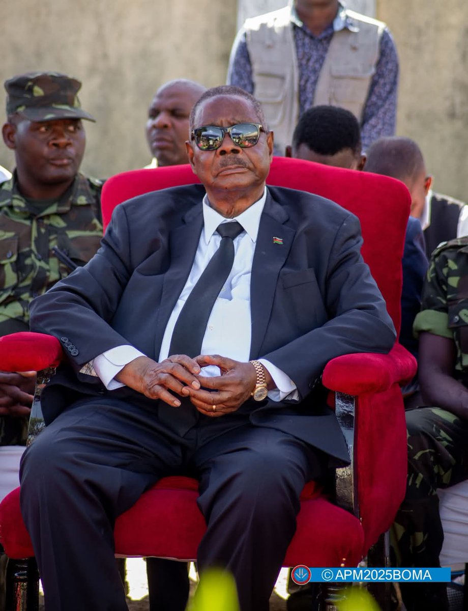 katswiri123's tweet photo. Let's accept it. Bwanawa akula. He should be resting at Page House. He should have let someone lead the party and be on the ballot. https://t.co/7tRScicnxQ