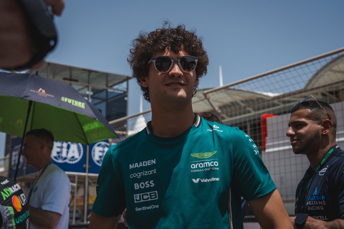 damsracing's tweet image. The official F2 class photo for the 2025 season has been successfully taken! 🫶🏻📸

Ready for round 2! 🤩

#f2 #DAMSLucasOil #classpicture #racing #team #motorsport