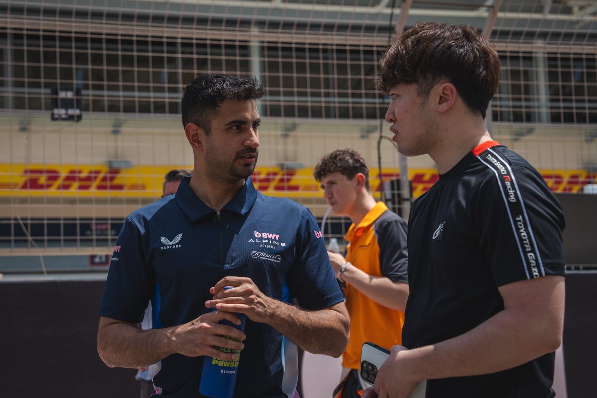 damsracing's tweet image. The official F2 class photo for the 2025 season has been successfully taken! 🫶🏻📸

Ready for round 2! 🤩

#f2 #DAMSLucasOil #classpicture #racing #team #motorsport