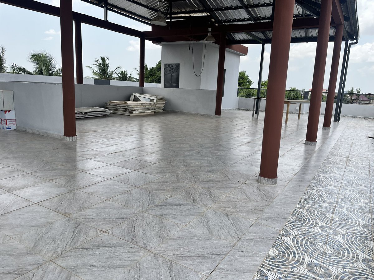 immoask's tweet photo. Une villa cour unique de 5 chambres en location, une dépendance avec wc douche interne à Agoe, Nanegbe
#immoask #alouer #lome #Togo 

Loyer et demande de visite par ici: https://t.co/BNAZLs4CRX https://t.co/9CGG87IDxf