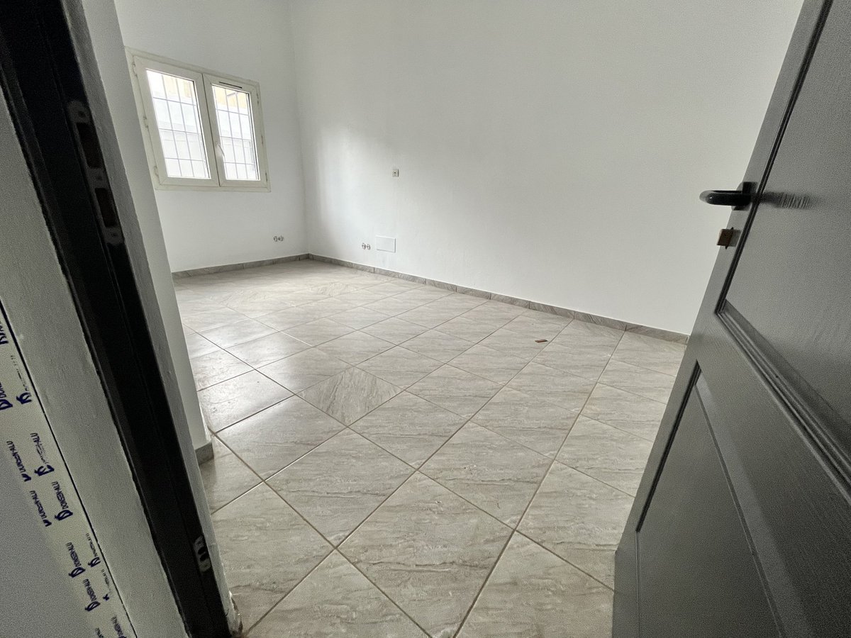 immoask's tweet photo. Une villa cour unique de 5 chambres en location, une dépendance avec wc douche interne à Agoe, Nanegbe
#immoask #alouer #lome #Togo 

Loyer et demande de visite par ici: https://t.co/BNAZLs4CRX https://t.co/9CGG87IDxf