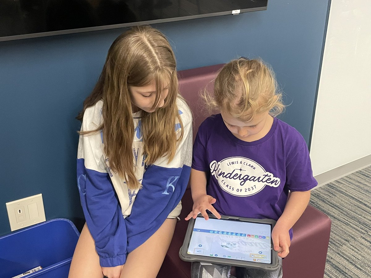 Coding with kindergarten today at HMS. This is the BEST! <a href="/lcblazers/">Lewis and Clark Elem</a>