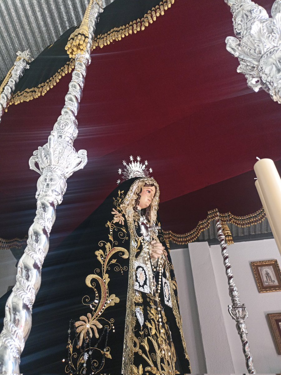 Los titulares de <a href="/PasoyDolores/">𝐃𝐨𝐥𝐨𝐫𝐞𝐬 𝐝𝐞 𝐂𝐡𝐮𝐫𝐫𝐢𝐚𝐧𝐚</a> expuestos en sus tronos procesionales a la espera de su salida de mañana, Viernes de Dolores.

#CofradíasMLG