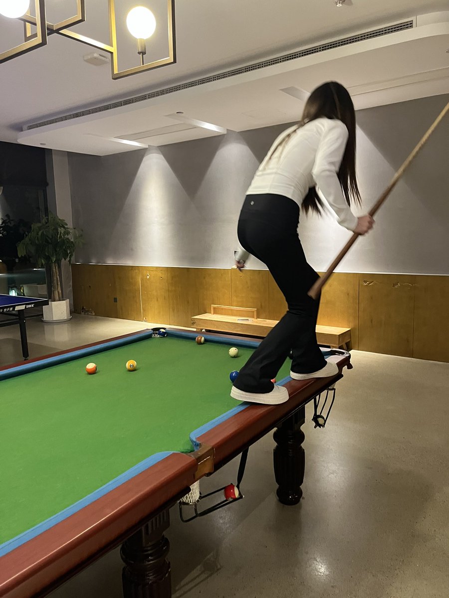 Alex021CG's tweet photo. 球技没进步，功夫进步了不少🎱😂 https://t.co/TdZ1qmhEVZ