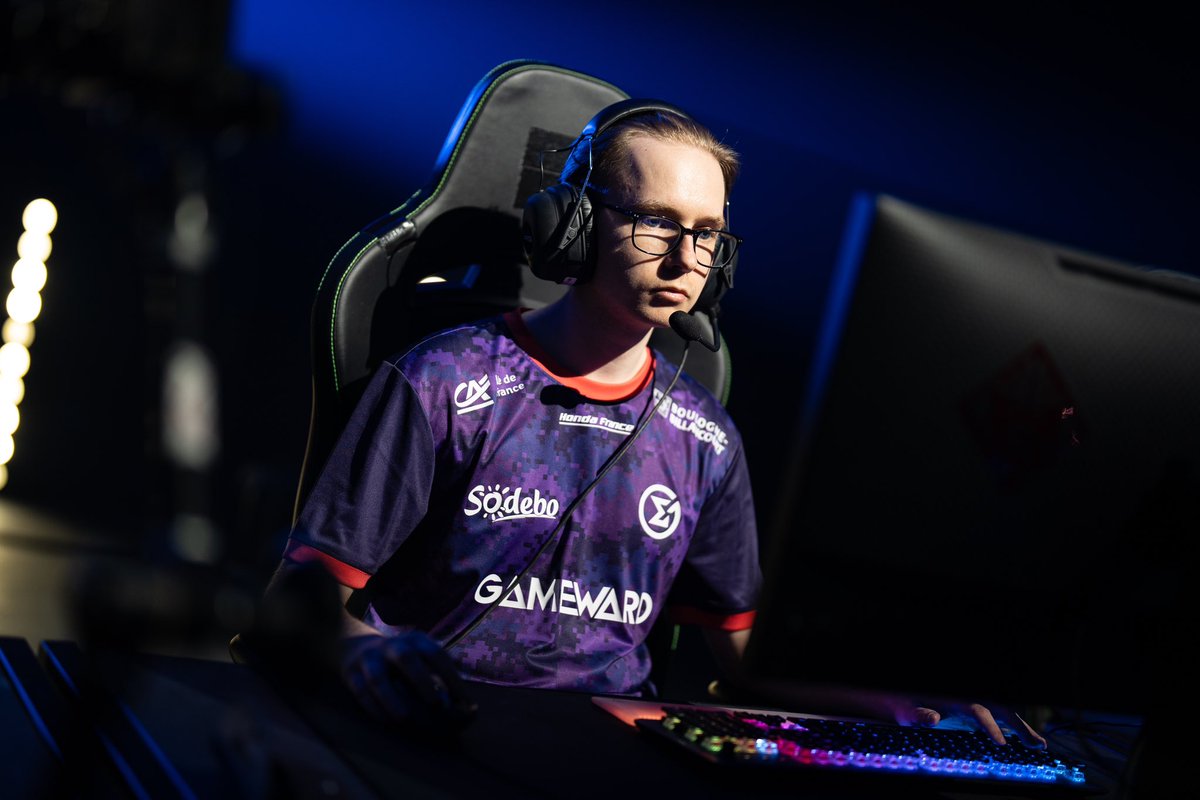 On se retrouve à 18h00 💜

#LFL #GWWIN