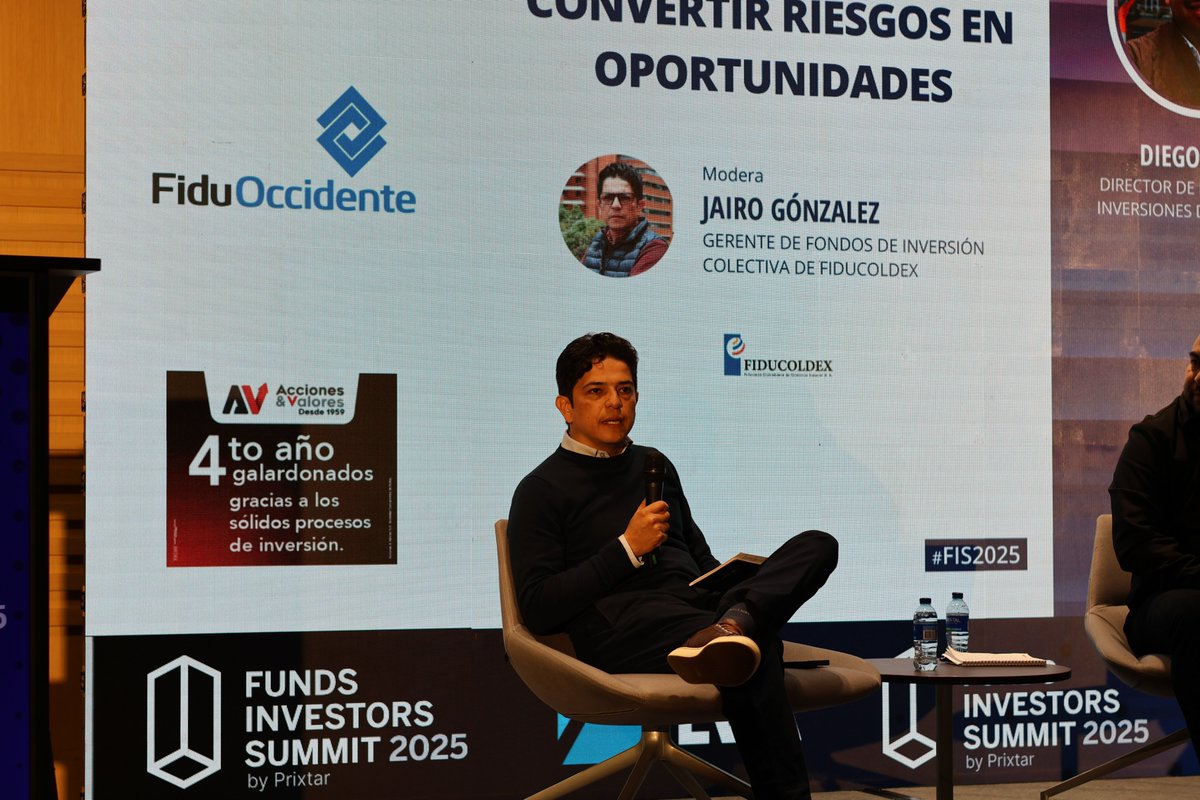 FiducoldexCol's tweet photo. Estamos en vivo en el #FundsInvestorsSummit discutiendo un tema crucial: la paradoja de la volatilidad. En un entorno lleno de ruido, miedo y comparaciones con crisis pasadas, ¿cómo podemos convertir los riesgos aparentes en oportunidades reales? Nuestros panelistas Diego Sáenz, Diana Güiza y Sergio Mejía, moderados por Jairo González, nos guiarán. 🤝

Conéctate 📲 https://t.co/Xc7dgFLxcd 

#FIS2025 #PrimerDíaFIS