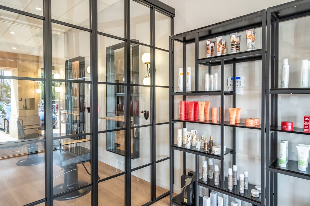 Sleek, chic, and totally mood board-worthy ✨ Get inspired by the neutral, earthy tones from our Contessa 2025 Salon Interior Design finalist @purehairstudiokw 😍 Salon goals, unlocked.

💬 Tell us your fave design detail &amp; save this post for your next salon refresh!