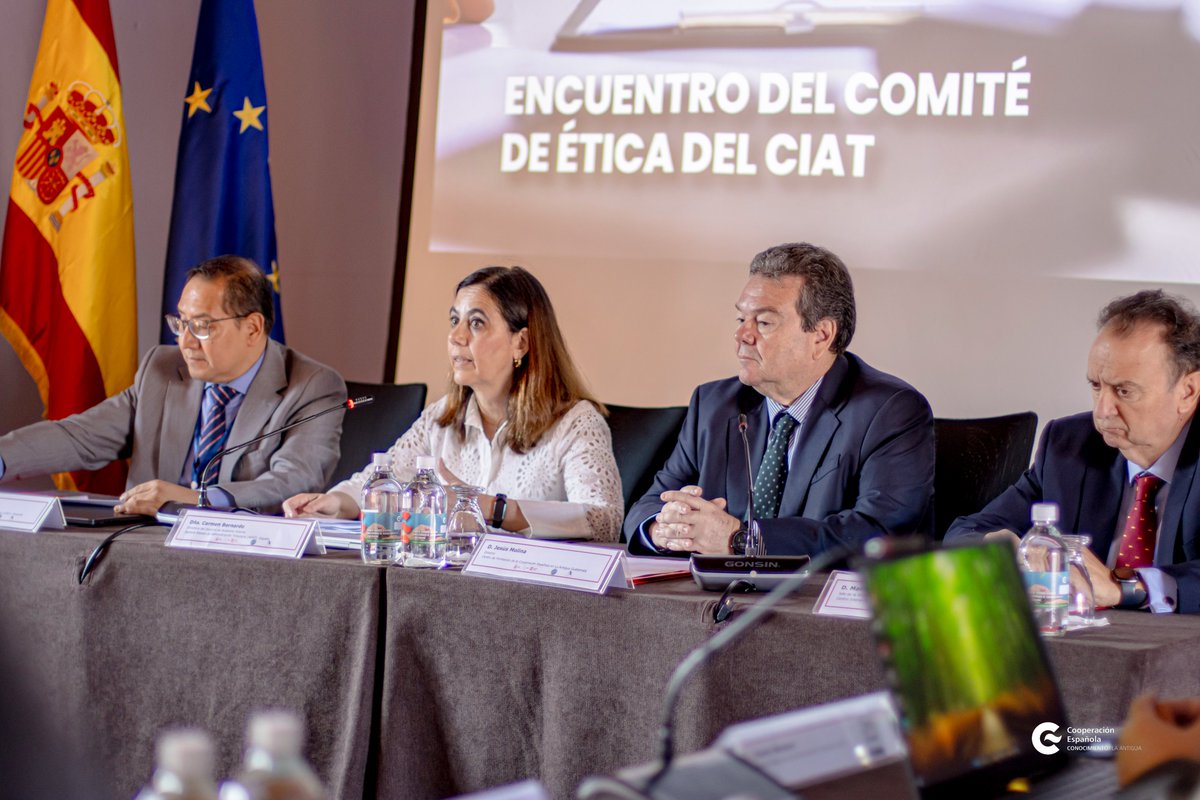 CFCEAntigua's tweet photo. 📌En el #CFCEAntigua se lleva a cabo el “Encuentro del comité de ética del CIAT” con un total de 1️⃣6️⃣ participantes.

✅El encuentro tiene como objetivo fortalecer la ética y la integridad en la gestión de las Administraciones Tributarias de la región. https://t.co/7ueY4wZQfY