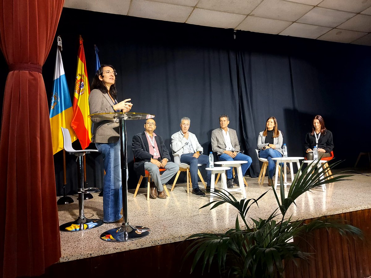 FPEmpresa (@fp_empresa) on Twitter photo 🚀 Gregorio Hernández, vocal de FPEmpresa en Islas Canarias, asistió ayer a las Jornadas de FormaemPléate en el <a href="/CIFPVdC/">CIFP Virgen de Candelaria</a>
"No hay empleo sin formación y no puede haber formación que no conduzca al empleo". 💪
#FP #FPCuéntalo 🚀 Gregorio Hernández, vocal de FPEmpresa en Islas Canarias, asistió ayer a las Jornadas de FormaemPléate en el <a href="/CIFPVdC/">CIFP Virgen de Candelaria</a>
"No hay empleo sin formación y no puede haber formación que no conduzca al empleo". 💪
#FP #FPCuéntalo