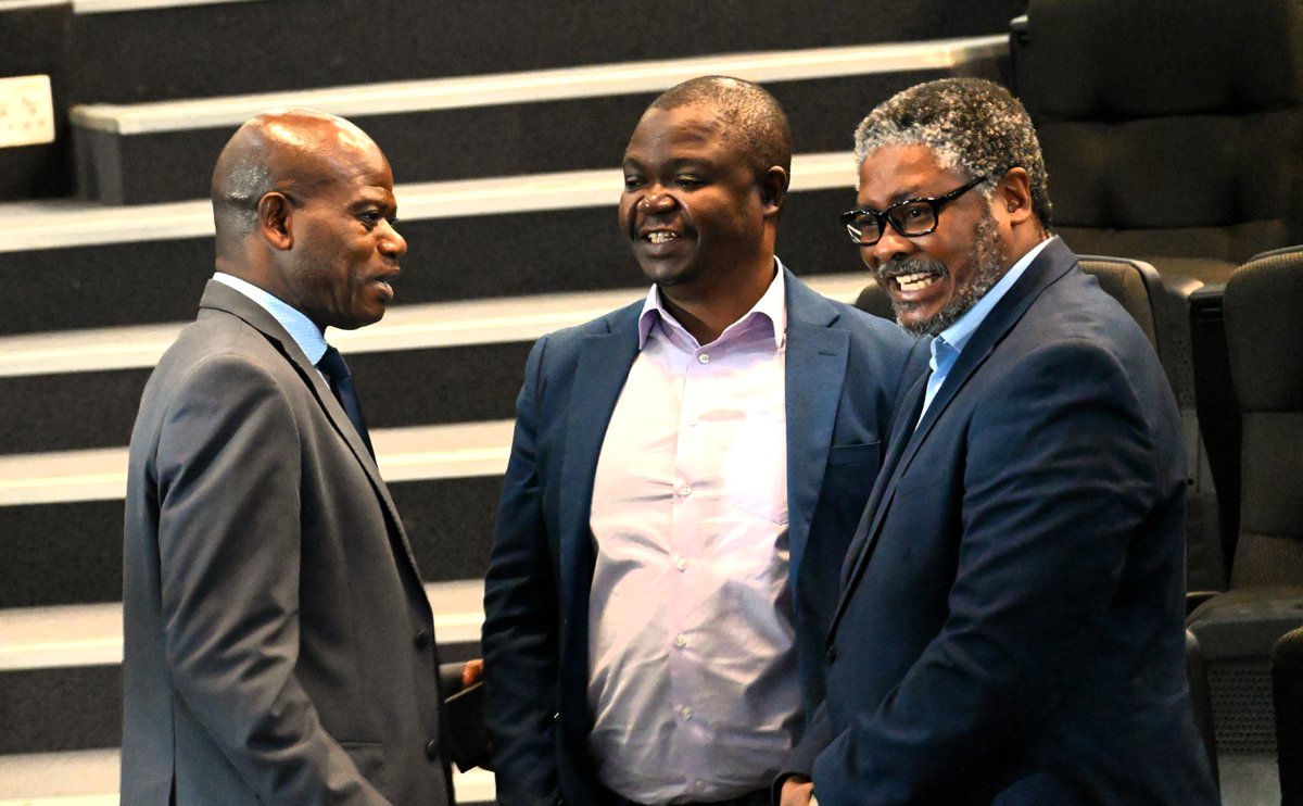 WalterSisuluUni's tweet photo. WSU moves from 23rd to 16th in national research rankings. At the Faculty of Natural Science SOFA, VC Prof Songca reaffirmed the goal: “By 2030, WSU will be in the Top 10.” DVC Mpambane praised the session: "One of the best SOFAs". 

#InPursuitOfExcellence https://t.co/0yvlZpPyag