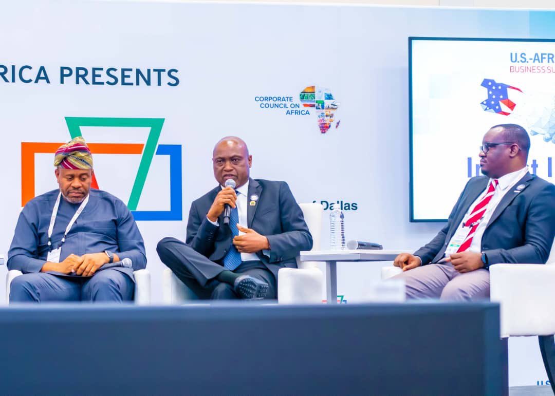 CAPT__Vincent's tweet photo. Frame 1 - Seyi Makinde attracts €55M funding from French Govt to Oyo state.

Frame 2 - Gov Oyebanji is emphasizing the potential of Ekiti and $80M investment from AFDB at US-Africa summit in Dallas.

Frame 3 - Sanwo Olu pitching Lagos to Investors.
 
Frame 4 - Mabaja Mababinu. https://t.co/GljvkHxam1