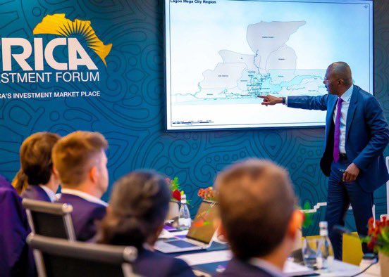 CAPT__Vincent's tweet photo. Frame 1 - Seyi Makinde attracts €55M funding from French Govt to Oyo state.

Frame 2 - Gov Oyebanji is emphasizing the potential of Ekiti and $80M investment from AFDB at US-Africa summit in Dallas.

Frame 3 - Sanwo Olu pitching Lagos to Investors.
 
Frame 4 - Mabaja Mababinu. https://t.co/GljvkHxam1