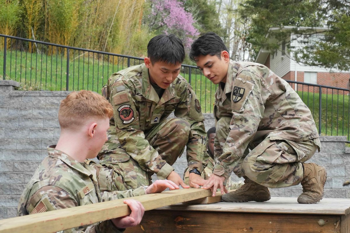 VMI1839's tweet image. Air Force ROTC cadets tackled the Leadership Reaction Course at Spring FTX.

#VMI #ROTC #AirForceROTC #SpringFTX