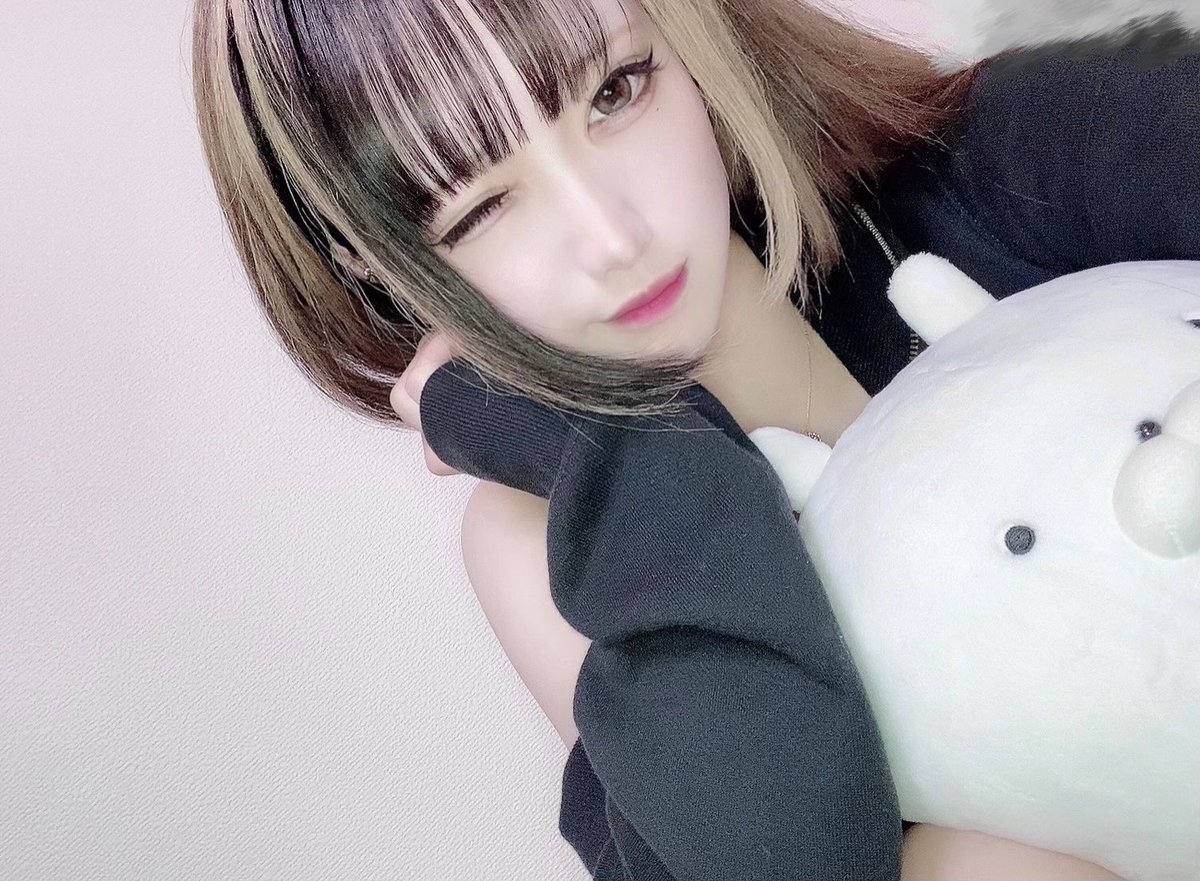 mikasi_0411's tweet photo. 22ちゃいになりましたぁ^.  ̫.^✌️
マイペースですが私なりに頑張るつもりなので暖かく見守っててください😢💓

こんな私を好きでいてくれるみんなが大好きです😌♡ https://t.co/bZ6Ui7hSbX