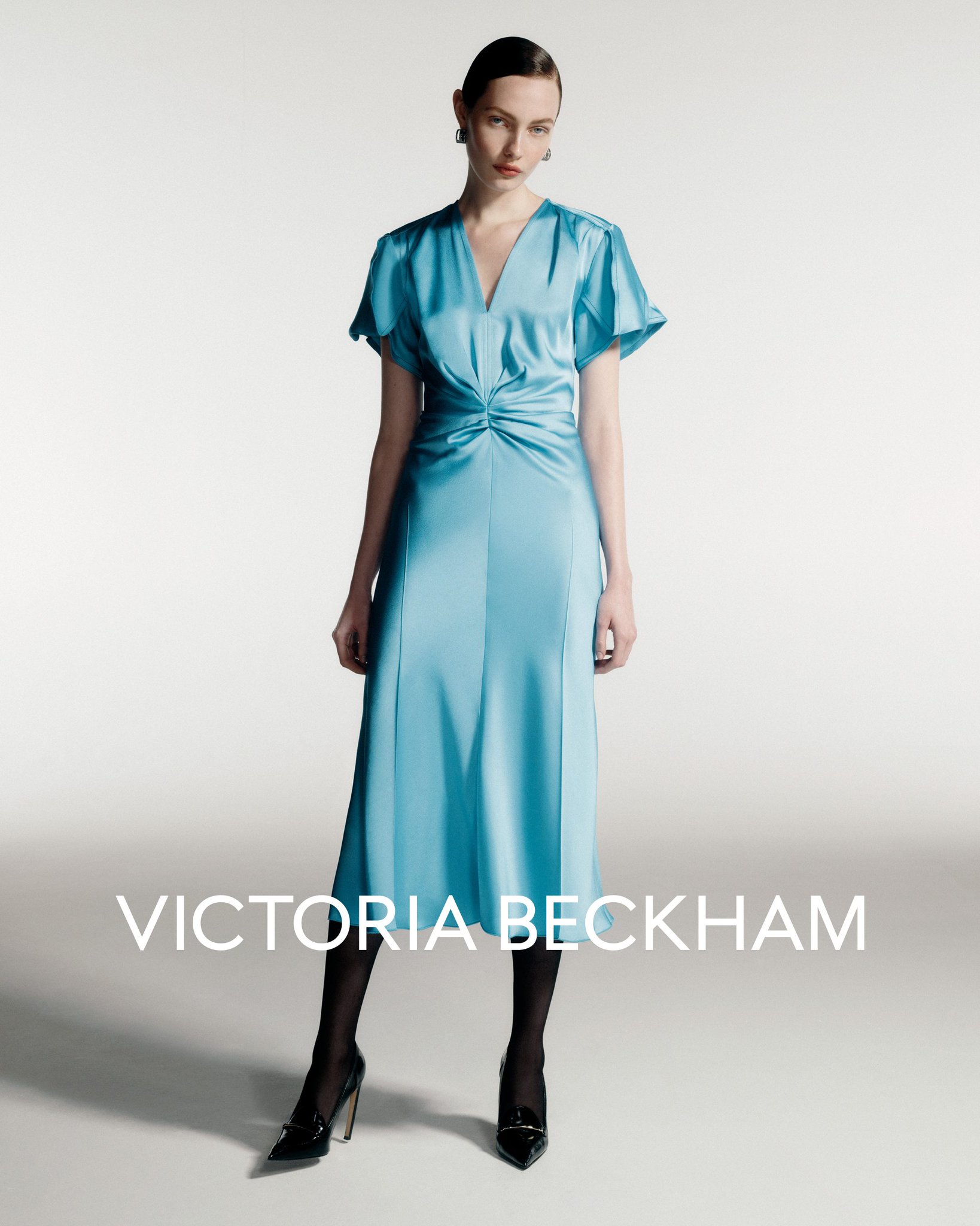 国内発| VICTORIA BECKHAM ビジュー装飾 ディープVネックドレス ANGEL R/エンジェルアール】パールビジュー/ バストタック