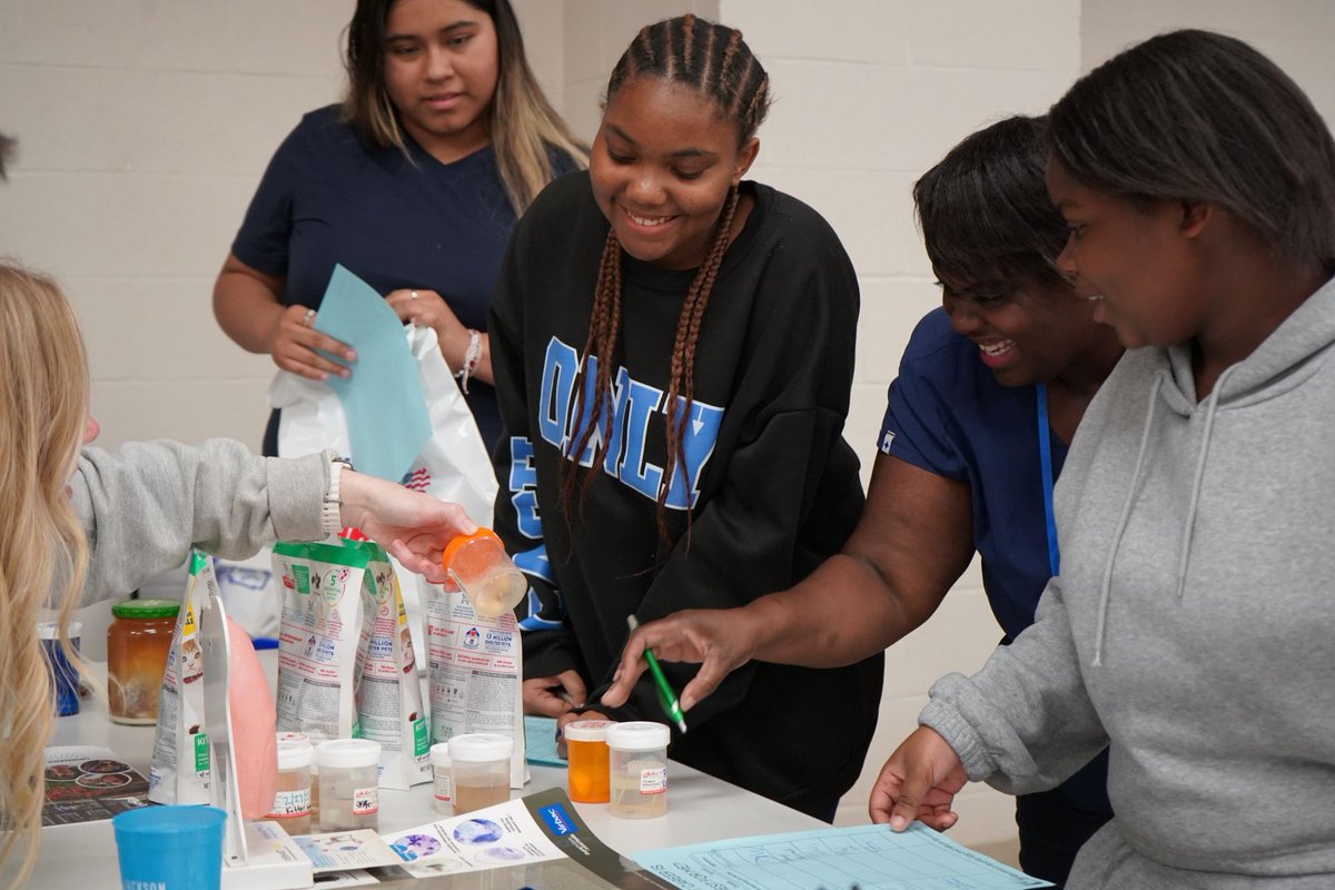 LADeltaCC's tweet image. The Jackson Parish Youth Career Expo had an amazing turnout! Huge thanks to Sheriff Andy Brown’s team & Jonesboro State Bank for the free meals, and to WDB 83, Jackson Parish Schools & the Town of Jonesboro for the support! 💼🔥 #MyFuture #CareerFair