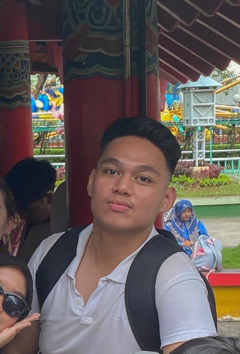 apriangsat tweet media