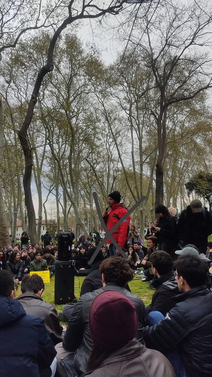 attyfatihk1's tweet photo. kimsin ya erkan başı kapatmış cidden tan��mıyorum kim bu https://t.co/0sGqrEsh9I