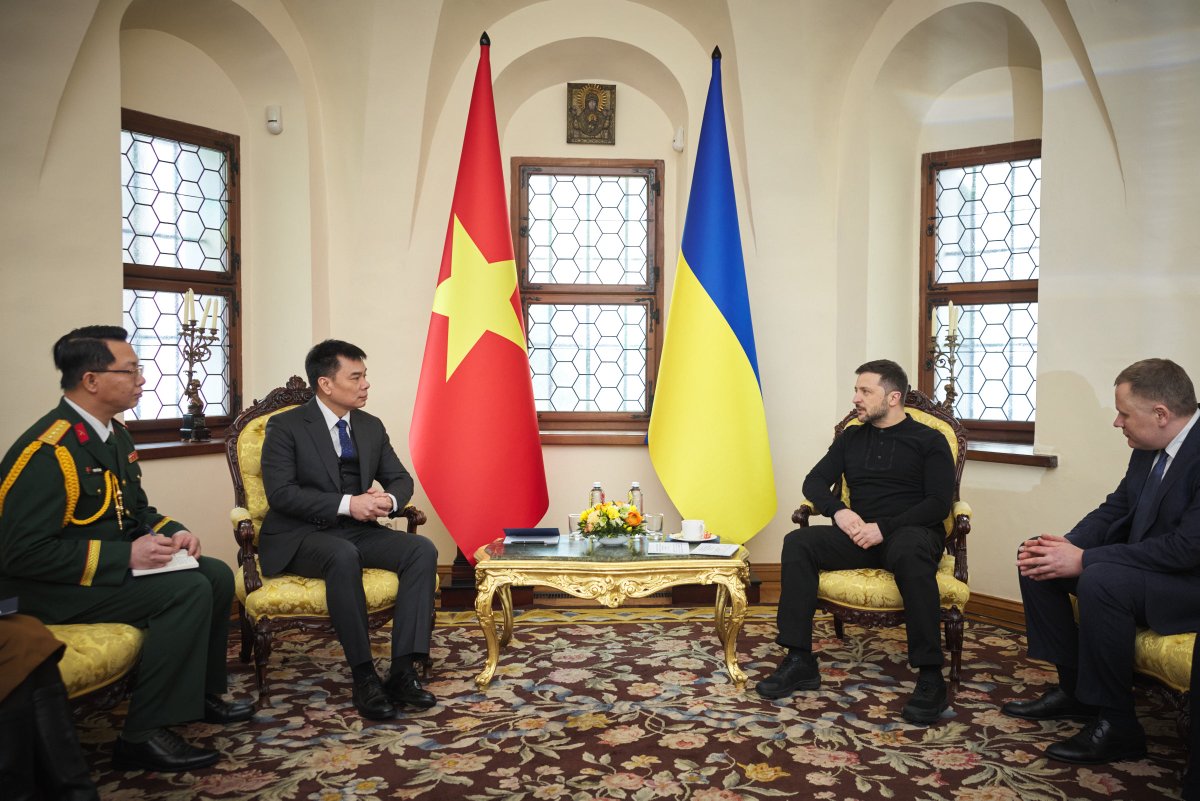 Volodymyr Zelenskyy / ΠΠΎΠ»ΠΎΠ΄ΠΈΠΌΠΈΡ ΠΠ΅Π»Π΅Π½ΡΡΠΊΠΈΠΉ (@zelenskyyua) on Twitter photo ΠΡΠΈΠΉΠ½ΡΠ² Π²ΡΡΡΡ Π³ΡΠ°ΠΌΠΎΡΠΈ Π²ΡΠ΄ Π½ΠΎΠ²ΠΎΠΏΡΠΈΠ·Π½Π°ΡΠ΅Π½ΠΈΡ
 ΠΏΠΎΡΠ»ΡΠ² ΠΠΎΡΡΡΠ³Π°Π»ΡΡ, Π Π΅ΡΠΏΡΠ±Π»ΡΠΊΠΈ ΠΠΎΡΠ΅Ρ ΡΠ° ΠβΡΡΠ½Π°ΠΌΡ.
ΠΡΠΆΠ΅ ΡΡΠ½ΡΡΠΌΠΎ ΠΏΡΠΎΠ΄ΡΠΊΡΠΈΠ²Π½Ρ Π²ΡΠ΄Π½ΠΎΡΠΈΠ½ΠΈ Π· ΠΊΠΎΠΆΠ½ΠΎΡ ΠΊΡΠ°ΡΠ½ΠΎΡ ΡΠ° ΡΠΎΠ·ΡΠ°Ρ
ΠΎΠ²ΡΡΠΌΠΎ Π½Π° ΠΏΠΎΠ΄Π°Π»ΡΡΠΈΠΉ ΡΠΎΠ·Π²ΠΈΡΠΎΠΊ ΡΠΏΡΠ²ΠΏΡΠ°ΡΡ ΠΌΡΠΆ Π½Π°ΡΠΈΠΌΠΈ Π΄Π΅ΡΠΆΠ°Π²Π°ΠΌΠΈ Π·Π°ΡΠ°Π΄ΠΈ Π²ΡΠ΄Π½ΠΎΠ²Π»Π΅Π½Π½Ρ Π±Π΅Π·ΠΏΠ΅ΠΊΠΈ ΡΠ° ΠΌΡΠΆΠ½Π°ΡΠΎΠ΄Π½ΠΎΠ³ΠΎ ΠΏΠΎΡΡΠ΄ΠΊΡ, Π·Π°ΡΠ½ΠΎΠ²Π°Π½ΠΎΠ³ΠΎ Π½Π° ΠΡΠΈΠΉΠ½ΡΠ² Π²ΡΡΡΡ Π³ΡΠ°ΠΌΠΎΡΠΈ Π²ΡΠ΄ Π½ΠΎΠ²ΠΎΠΏΡΠΈΠ·Π½Π°ΡΠ΅Π½ΠΈΡ
 ΠΏΠΎΡΠ»ΡΠ² ΠΠΎΡΡΡΠ³Π°Π»ΡΡ, Π Π΅ΡΠΏΡΠ±Π»ΡΠΊΠΈ ΠΠΎΡΠ΅Ρ ΡΠ° ΠβΡΡΠ½Π°ΠΌΡ.
ΠΡΠΆΠ΅ ΡΡΠ½ΡΡΠΌΠΎ ΠΏΡΠΎΠ΄ΡΠΊΡΠΈΠ²Π½Ρ Π²ΡΠ΄Π½ΠΎΡΠΈΠ½ΠΈ Π· ΠΊΠΎΠΆΠ½ΠΎΡ ΠΊΡΠ°ΡΠ½ΠΎΡ ΡΠ° ΡΠΎΠ·ΡΠ°Ρ
ΠΎΠ²ΡΡΠΌΠΎ Π½Π° ΠΏΠΎΠ΄Π°Π»ΡΡΠΈΠΉ ΡΠΎΠ·Π²ΠΈΡΠΎΠΊ ΡΠΏΡΠ²ΠΏΡΠ°ΡΡ ΠΌΡΠΆ Π½Π°ΡΠΈΠΌΠΈ Π΄Π΅ΡΠΆΠ°Π²Π°ΠΌΠΈ Π·Π°ΡΠ°Π΄ΠΈ Π²ΡΠ΄Π½ΠΎΠ²Π»Π΅Π½Π½Ρ Π±Π΅Π·ΠΏΠ΅ΠΊΠΈ ΡΠ° ΠΌΡΠΆΠ½Π°ΡΠΎΠ΄Π½ΠΎΠ³ΠΎ ΠΏΠΎΡΡΠ΄ΠΊΡ, Π·Π°ΡΠ½ΠΎΠ²Π°Π½ΠΎΠ³ΠΎ Π½Π°