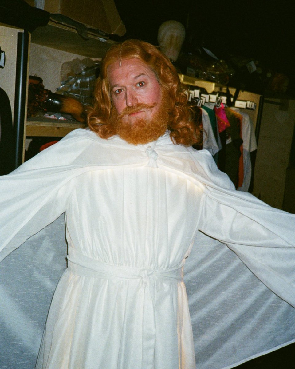 Your reminder to take care of the golden plates! 
📸 Sam Glen