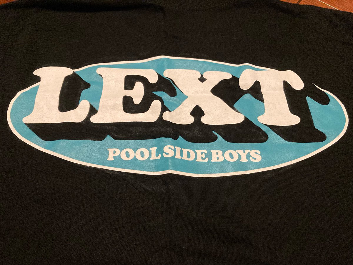 kenken_7538's tweet image. 俺を見かけた人には分かるんだろうが
こんなT着てた

#LEXT