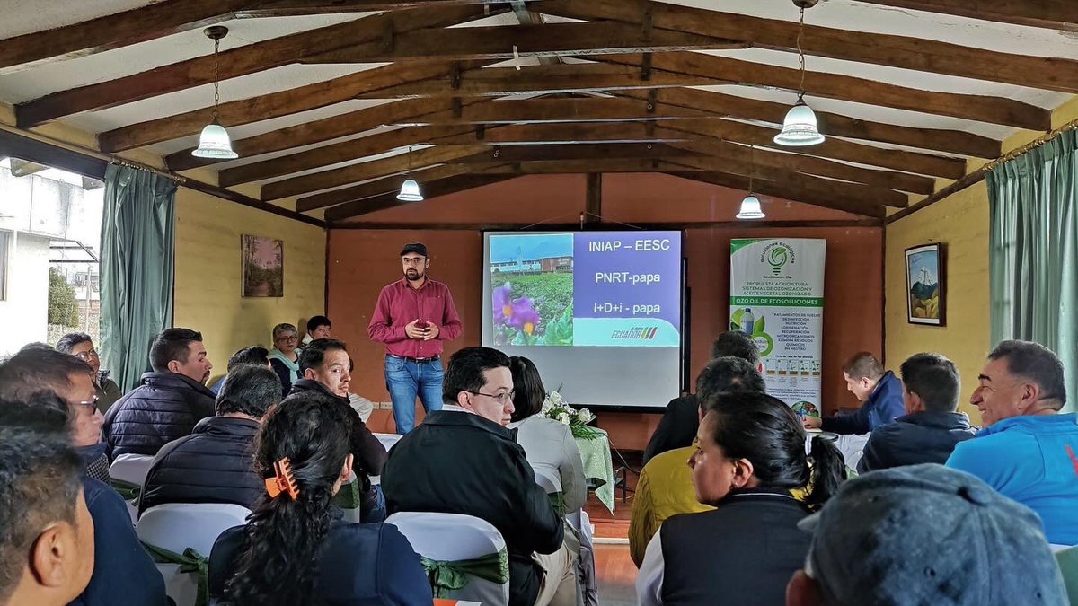 IniciativAndina's tweet photo. En Riobamba nos reunimos para hablar de Punta Morada 🥔🦠

Con técnicos del MAG, INIAP, Colegio de Agrónomos, agricultores y más.

Compartimos saberes y sumamos esfuerzos contra esta amenaza.

Proyecto junto a @INIAPECUADOR y Fundación Marco, con apoyo de Fundación McKnigth. https://t.co/KBhQOzrHtl