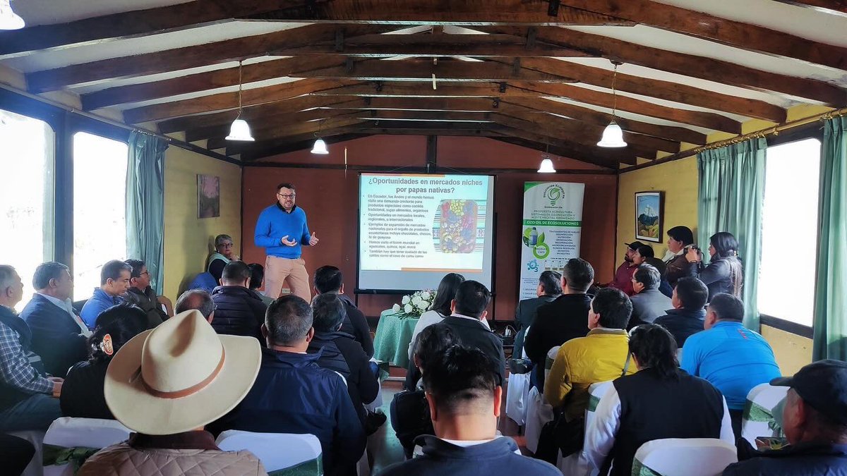 IniciativAndina's tweet photo. En Riobamba nos reunimos para hablar de Punta Morada 🥔🦠

Con técnicos del MAG, INIAP, Colegio de Agrónomos, agricultores y más.

Compartimos saberes y sumamos esfuerzos contra esta amenaza.

Proyecto junto a @INIAPECUADOR y Fundación Marco, con apoyo de Fundación McKnigth. https://t.co/KBhQOzrHtl