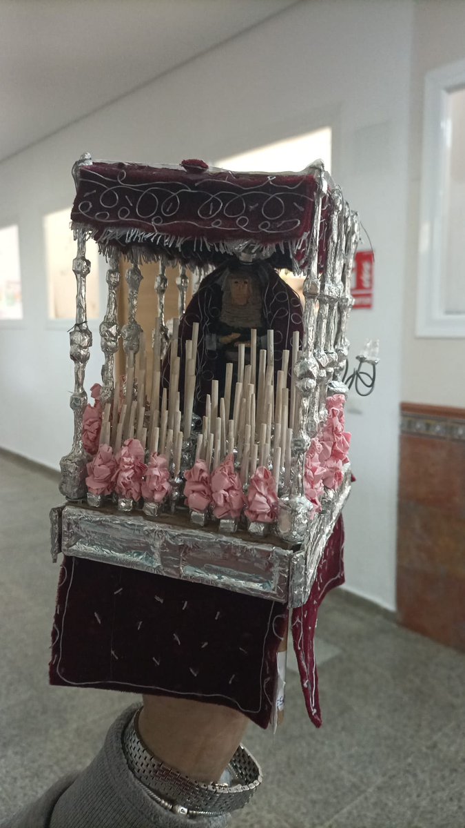 Ya tenemos el fallo del jurado del CONCURSO DE PASOS EN MINIATURA  que organiza #Ademar <a href="/MaristasHuelva/">Maristas🧡Huelva</a> ‼️

🎖️ALBA P. M.  (Infantil)

🎖️ESTEBAN G. H. (2º EPO)

🎖️PABLO P. F. (4º EPO)

🎖️CARLOS A. (3⁰ ESO)

      🏆ENHORABUENA 🏆