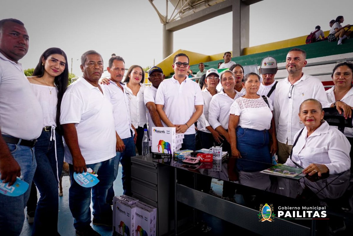 prensaalcaldiap's tweet photo. ¡Un gran día en Pailitas! 
Celebramos la inauguración de una Mega Aula en la I.E. Colcarmen, rendimos homenaje a las víctimas del conflicto armado y dimos la bienvenida al gas natural en Palestina y La Floresta. ¡Gracias a la Gobernadora y al Alcalde @ElChamoPailitas https://t.co/noLse4xC4h