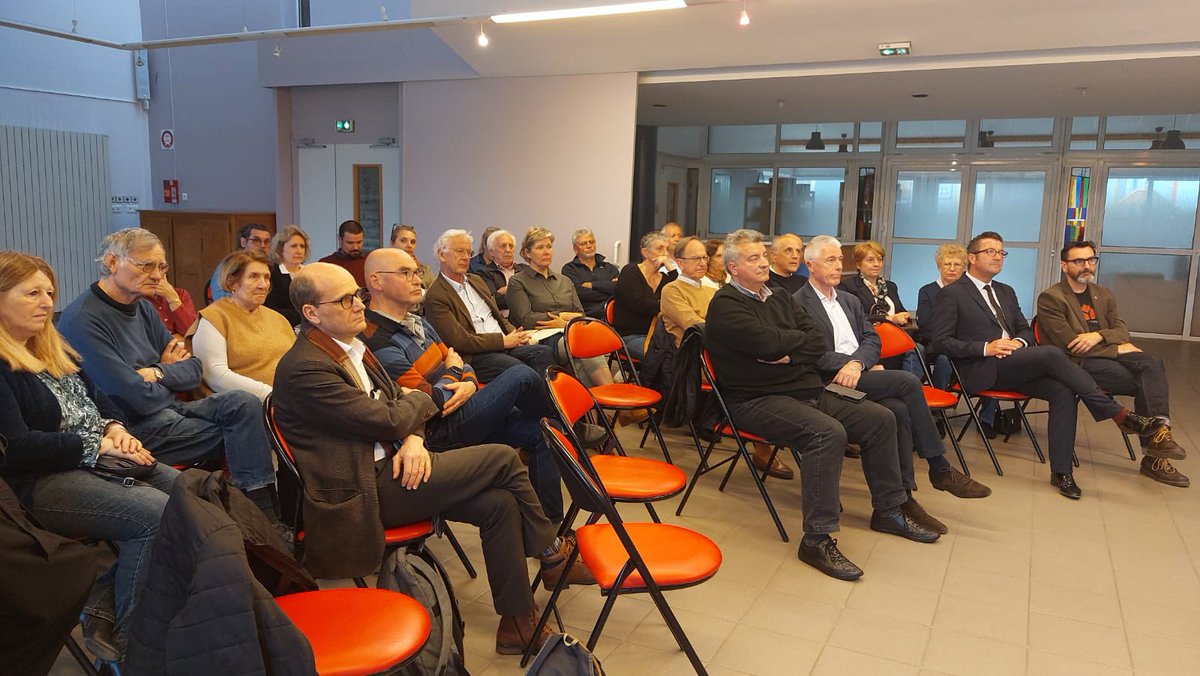 Ces derniers jours, Horizons a organisé plusieurs événements dans les #Yvelines :
 • Tractage à Rambouillet &amp; au Chesnay
 • Soirée à Orgeval sur la réindustrialisation
 • Soirée à Saint-Germain-en-Laye sur les finances publiques. 
#JeRejoinsHorizons