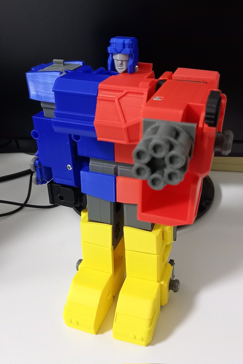 kuri_retro8's tweet photo. そして…
顔とヘルメットを分けたのはこういうことをするためです https://t.co/1OoX20y3p4