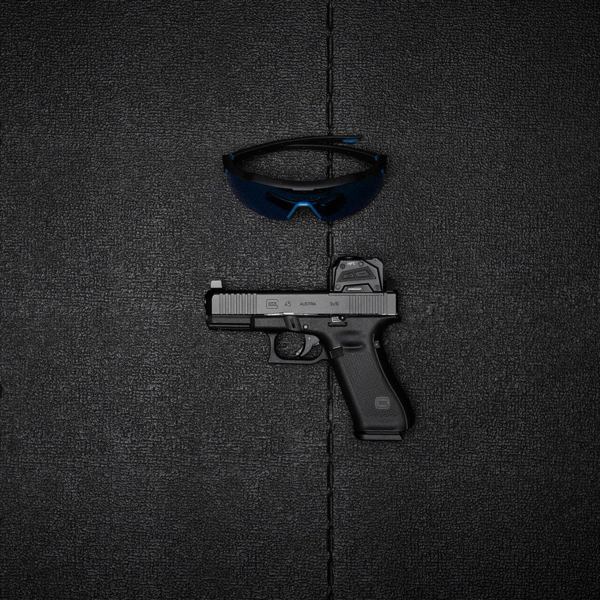 GLOCKInc's tweet photo. Safety first. Our ballistically rated tactical glasses are built for the range and beyond.

Shop now at: https://t.co/bXiOxhiyrH https://t.co/CmcAsZ59FB