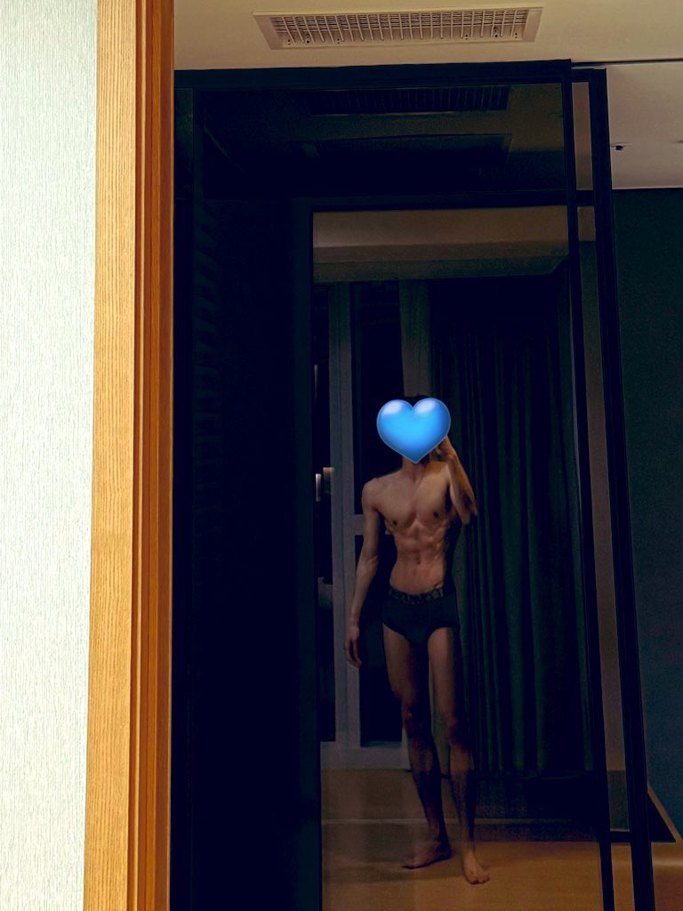 solmae0's tweet photo. S클에서 카섹해봤어? 옆에서 자지 잡아줘 드라이브가자🌃 https://t.co/hWq6XbU3gu