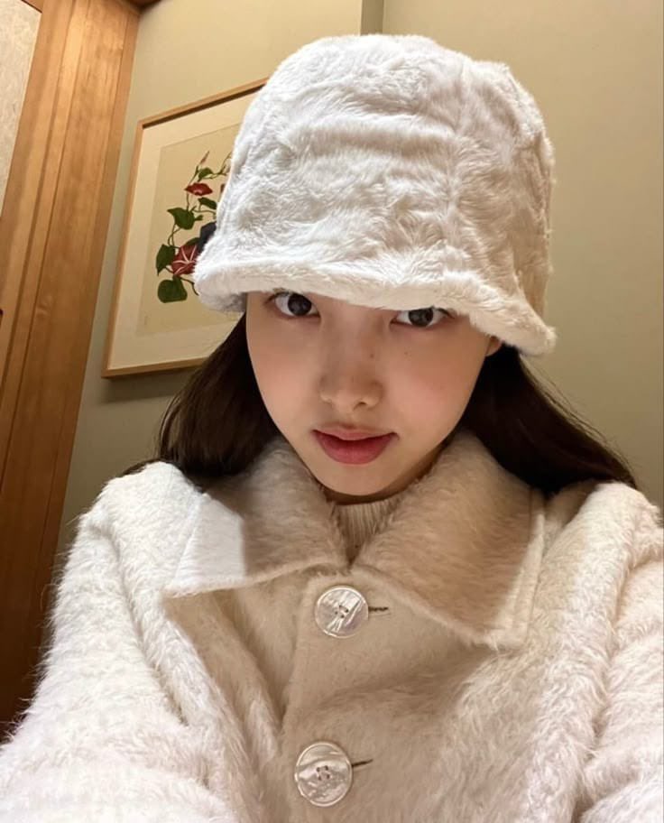 KENKENPIWW's tweet photo. Ehh haloOooOo (*ᴗ͈ˬᴗ͈)

#OSD #OnceSelcaDay #NAYEON @JYPETWICE https://t.co/sTRRLqwpNS