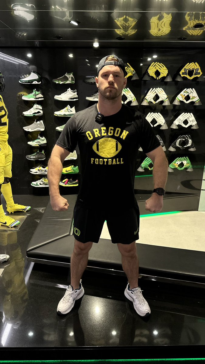 Bussin' With The Boys tweet media