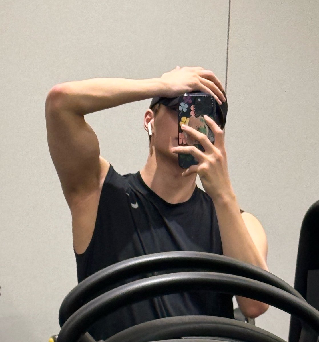 jsbaragi1120's tweet image. 헬스장 준서 좋아😇🖤