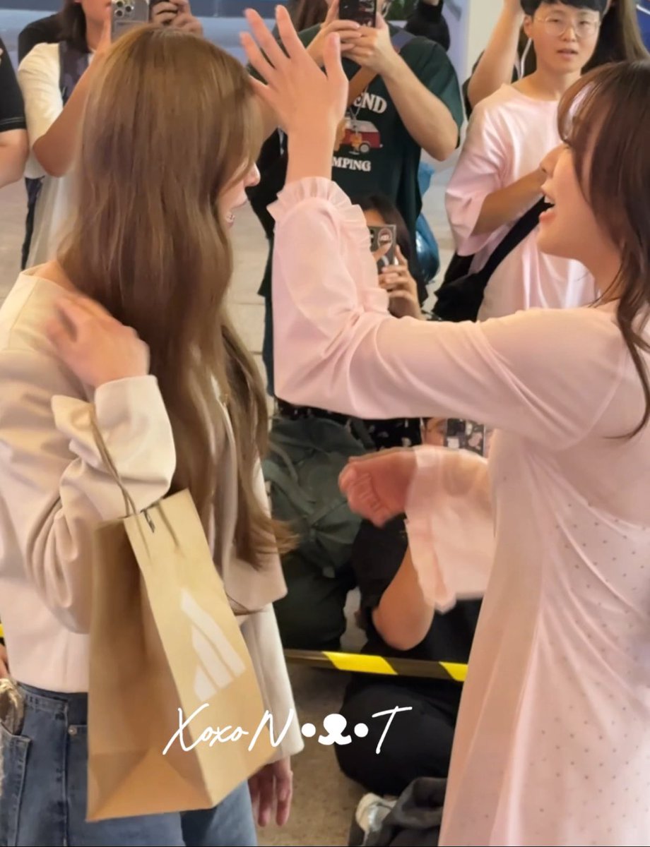 IB_jr's tweet photo. Yes, June! 
congratulations 😌👍🏾
#Junewanwimol https://t.co/i7CfScrwVw