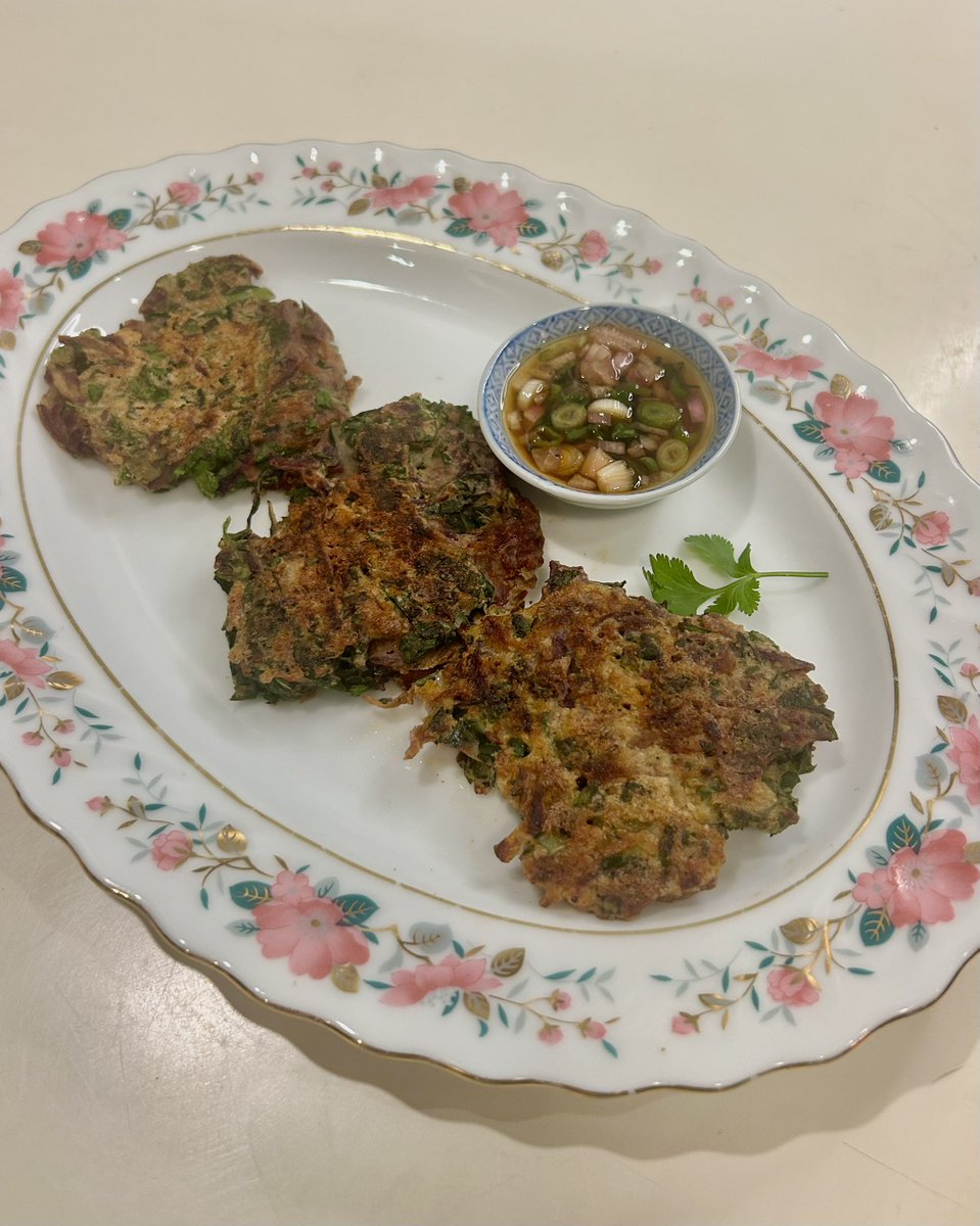 spiceboxtravels's tweet photo. In #ThriveKitchenAtHome @KPSanFrancisco we turned past-prime ingredients into something wonderful. Eating #plantbased is good for you + the planet.
Learn to cook, or schedule a 1:1 #culinarymedicine consult! I’d love to help you improve your health, deliciously. 415-833-7808 https://t.co/OA4Toicv55