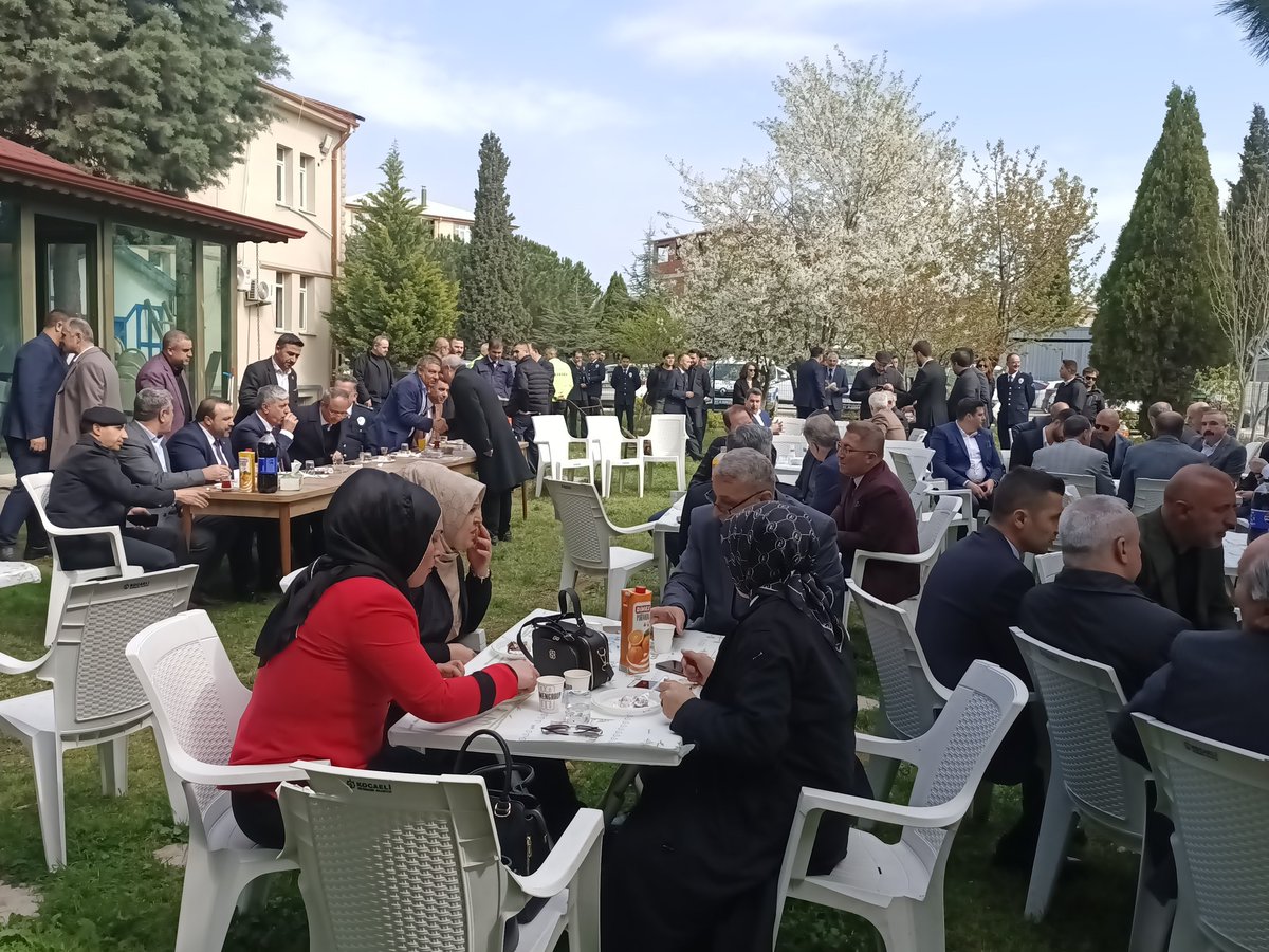ErhanTulumtas's tweet photo. Polis teşkilatın 180 yıl dönümünü kutlamak istiyorum. Katılım sağlamak benim için gurur vericidir. Çok güzel geçti emeği geçen herkese teşekkür ederim. Dilovası ilçe emniyet müdürü Mustafa Serhat CANBAZ ayrıca teşekkür ederim. https://t.co/7eWIweFrLJ