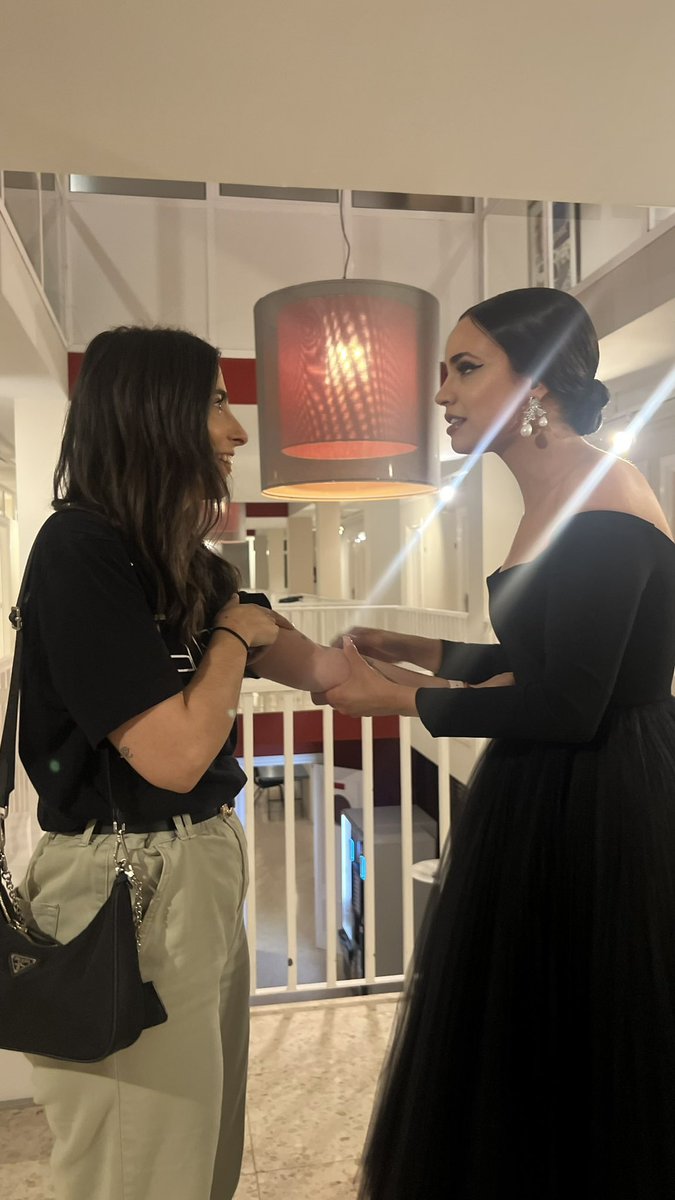 laura ✨ tweet media