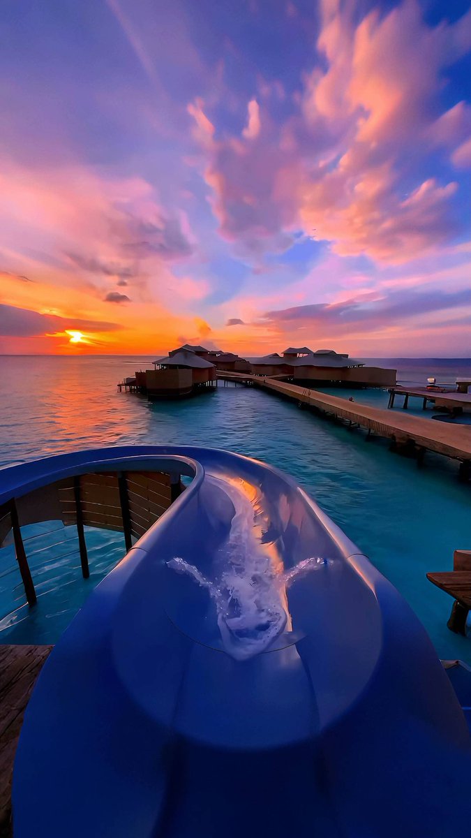 viewsoff's tweet photo. Ocean sunset https://t.co/Fwq5oEh8zT