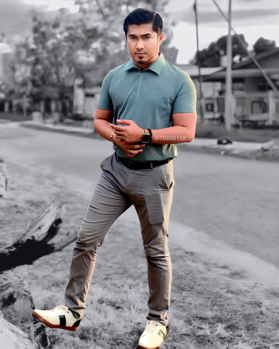 EncikWanSyah's tweet photo. Salam Khamis.
#Kickers #Tomaz #ootd https://t.co/qLvrKB366s