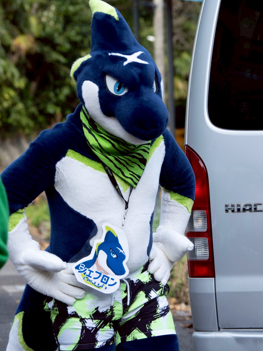 chevron_shark's tweet image. 物凄くイケメンな感じに撮ってもらえました✨✨

📸@runasu 

#FursuitFriday