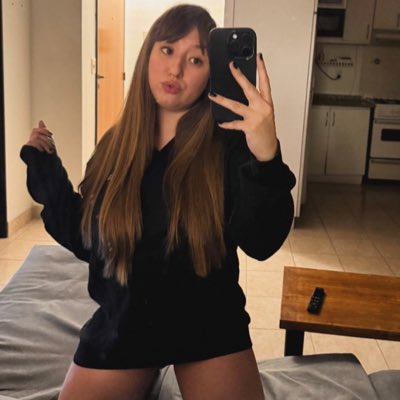 JuuliClaro's tweet photo. #NuevaFotoDePerfil https://t.co/XDQnduA4iR