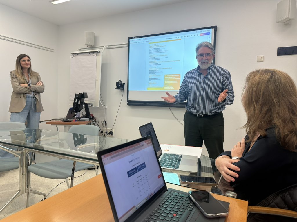Neumologia H.U. Virgen de la Victoria (@neumologiahuvv) on Twitter photo Tarde de formación en IA y estadística junto a los endocrinos. Aprendiendo de las nuevas herramientas del futuro <a href="/HUVV_SAS/">Hospital Clínico Virgen de la Victoria</a> Tarde de formación en IA y estadística junto a los endocrinos. Aprendiendo de las nuevas herramientas del futuro <a href="/HUVV_SAS/">Hospital Clínico Virgen de la Victoria</a>