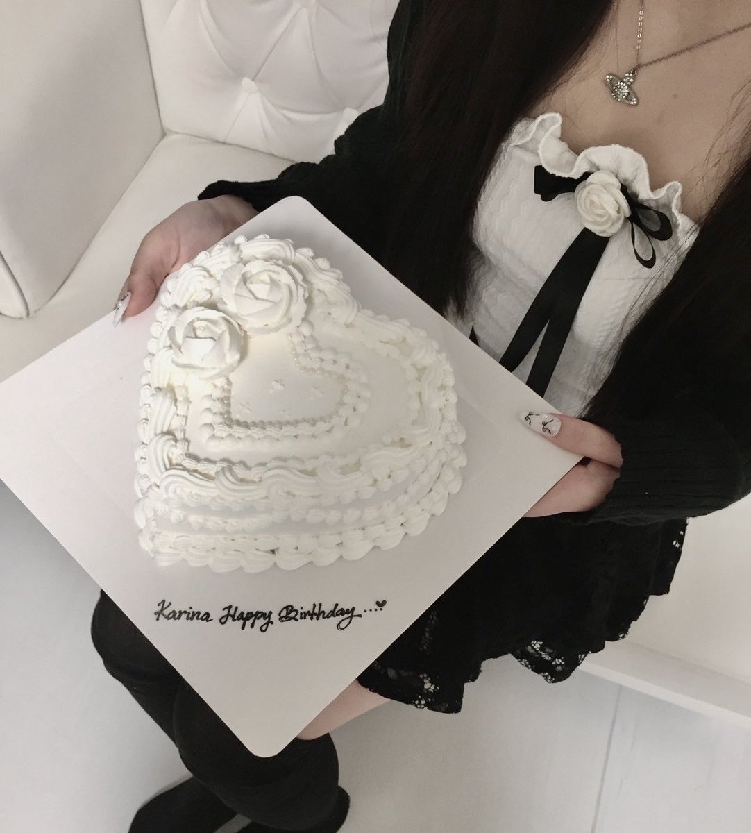 mgwtkrl16's tweet photo. Karina Happy Birthday̳ ᓀ ·̭ ᓂ ̳♩ https://t.co/0K8eGjWtH3