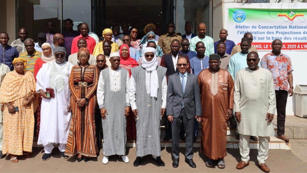 UNFPA MALI (@unfpa_mali) on Twitter photo Concertation nationale à l'initiative de <a href="/Min_HUduMali/">Ministère de l'Habitat et de l'Urbanisme</a> pr l'élaboration des #projectionsdémographiques du #Mali sur 30 ans avec l'appui de <a href="/unfpa_mali/">UNFPA MALI</a> conduit par <a href="/LemineMoujtaba/">Mohamed Lemine Ould Moujtaba</a> Les parties prenantes vont convenir des projections consensuelles à utiliser ds la planification Concertation nationale à l'initiative de <a href="/Min_HUduMali/">Ministère de l'Habitat et de l'Urbanisme</a> pr l'élaboration des #projectionsdémographiques du #Mali sur 30 ans avec l'appui de <a href="/unfpa_mali/">UNFPA MALI</a> conduit par <a href="/LemineMoujtaba/">Mohamed Lemine Ould Moujtaba</a> Les parties prenantes vont convenir des projections consensuelles à utiliser ds la planification