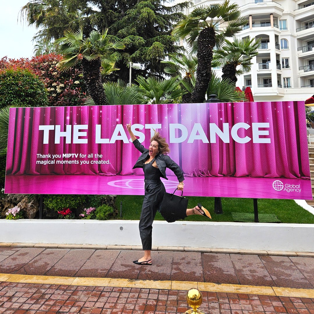 globalagency's tweet photo. Raise your hand if you’ve missed MIPTV 🥹Some great memories from MIPTV’s final edition in 2024.. 💖🫶 #GlobalAgency #MIPTV #mipmarkets #tvseries #TurkishDrama #KızılcıkŞerbeti #SılaTürkoğlu #EvrimAlasya #SibelTaşçıoğlu #DoğukanGüngör #BarışKılıç #CerenKarakoç #FeyzaCivelek https://t.co/KOEMojrd72