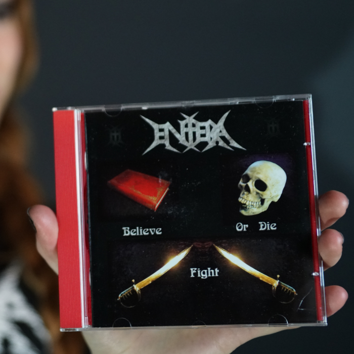 Entera_Thrash's tweet image. Unsere CD "Believe, Fight Or Die" von 2003 gibt es jetzt bei Bandcamp:
entera.bandcamp.com/album/believe-…
Wer eine "richtige" CD haben möchte, die gibts inunseren Shop auf entera.org für 7 Euro + Porto.
#cd #audiocd #veröffentlichung #release #bandmerch #thrash #melodicthrash